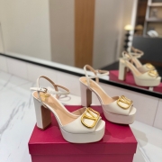 【VALENTINO】2026サンダルレディース