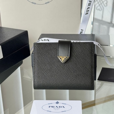 PRADA ミニウォレット サフィアーノレザー メンズ 11.2×8.5cm