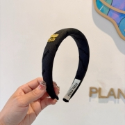 ミュウミュウ スタイル ヘアバンド