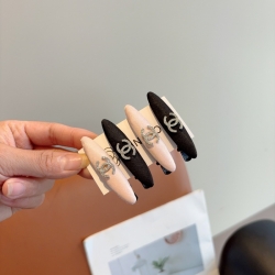 シャネル スタイル ヘアクリップ レター