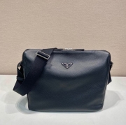 PRADA メッセンジャーバッグ レザー メンズ 31.5×25×14cm