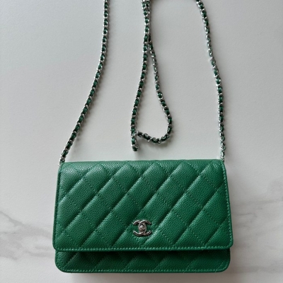 シャネル ショルダーバッグ 19×12×3cm