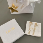 ディオール スタイル ピアス レター