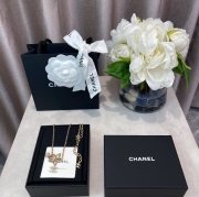 ネックレス スワロフスキー彩星×ダブルCネックレス — 麻花チェーン、星モチーフ、カラフルで春夏季にぴったり