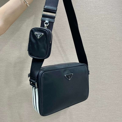 PRADA×アディダス ショルダーバッグ リサイクルナイロン メンズ 25×19×7cm