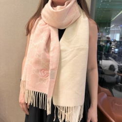 グッチ 両面グラデーションスカーフ。ウール＆シルク混紡 55:195長巾