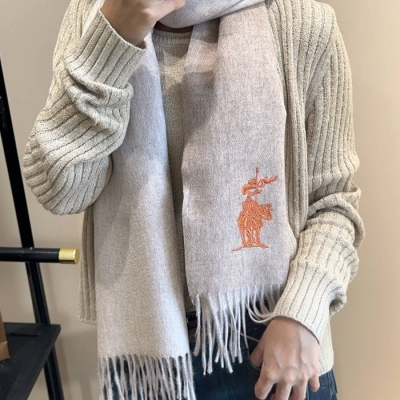 バーバリー 息をのむ美しさ、まとっても巻いても美しい。一目で忘れられない。デザイン性抜群 30x180cm