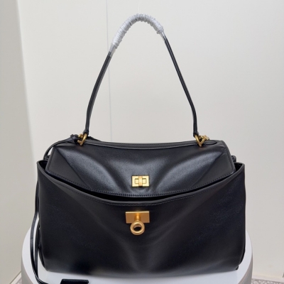 バレンシアガ ショルダーバッグ ロデオ 35×23×11cm