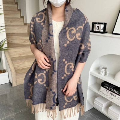 グッチ 2025新作。両面カシミヤ 35x190cm