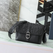 DIOR デイリー メッセンジャーバッグ ディオールグラヴィティ レザー メンズ 28×18×9.5cm
