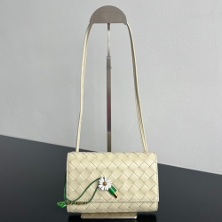 BV ショルダーバッグ レザー ハンドバッグ アンディアーモ 19×13×2cm