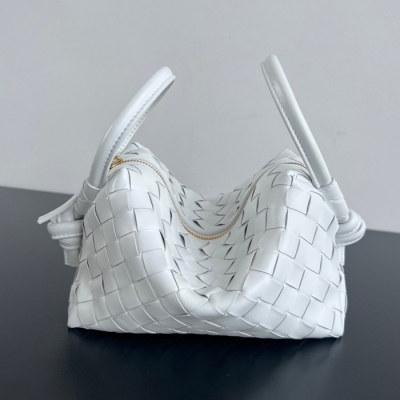 BV ショルダーバッグ レザー ハンドバッグ ループ 19×12×9cm