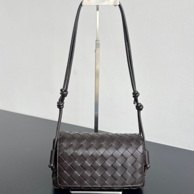 BV ショルダーバッグ レザー ハンドバッグ ノットゥルノ 21×11×9cm