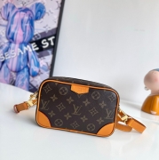 LOUIS VUITTON トロカデロ ミニ モノグラム キャンバス ショルダーバッグ メンズ 20×13×6.5cm