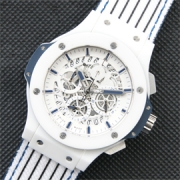 HUBLOT アエロバン ホワイト文字盤 高級デザイン腕時計