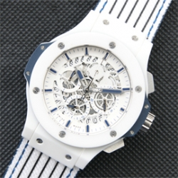 HUBLOT アエロバン ホワイト文字盤 高級デザイン腕時計