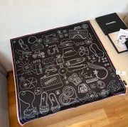 シャネル オリジナル90cmシルクスカーフ。手巻き裾。100％シルク 90X90cm