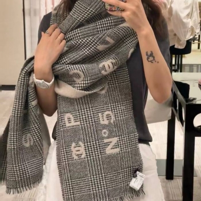 シャネル 25年新作 74.4x194.4cm