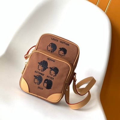 LOUIS VUITTON アマゾーヌ ショルダーバッグ カーフレザー メンズ 13.5×20×8cm