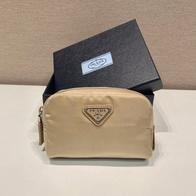 PRADA ミニクラッチ リサイクルナイロン ユニセックス 12×8×3.5cm