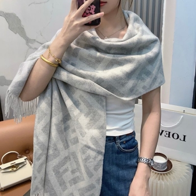 フェンディ プレミアムスカーフ 45 170cm