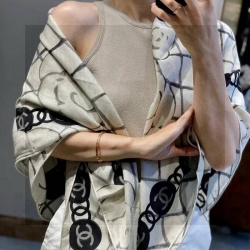 シャネル カメリアスカーフ 110x110