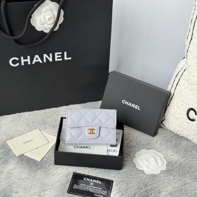 CHANEL 三つ折りカードケース カーフレザー レディース 10.5×7.5×3cm