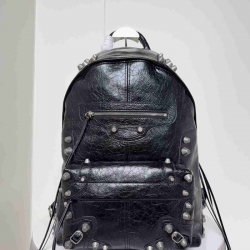 バレンシアガ スタイル le cagole リュック スタッズ サイズ：35×46×18cm