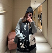 ルイ ヴィトン 新作ストール Cold Reykjavik 190 x 46.0cm