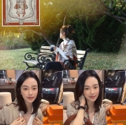 エルメス 絶妙な神配色、ゴールドブラウン。秋冬新作のストール。70％カシミヤ30％シルク 140x140cm