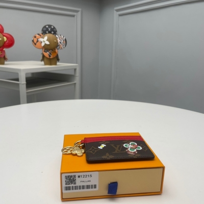 LOUIS VUITTON ポルト カルト チャーム モノグラム キャンバス レディース 10.2×7.3×0.3cm