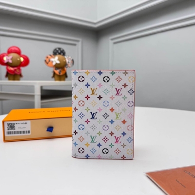 LOUIS VUITTON パスポートケース モノグラム マルチカラー レディース 10×14×2.5cm