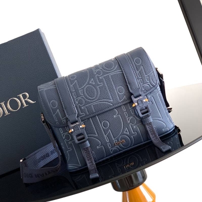 DIOR メッセンジャーバッグ ディオールグラヴィティ レザー メンズ 24×18×8cm
