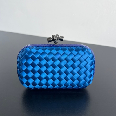 BOTTEGA VENETA ノット シルク編み スネークスキン クラッチ レディース 16×10×5cm