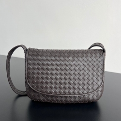 BOTTEGA VENETA ヴェネト シープレザー バッグ メンズ 26×18.5×5cm