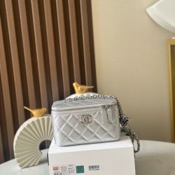 シャネル ポーチ 17×9.5×8cm