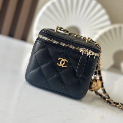 シャネル ポーチ 10.5×8.5×7cm