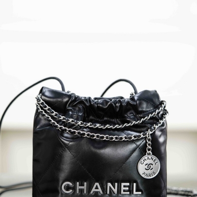 シャネル ショルダーバッグ 22ミニ 19×20×6cm