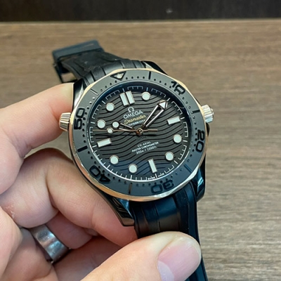 OMEGA 210.62.44.20.01.001 シーマスター ダイバー300M 新品