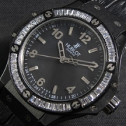 HUBLOT ビッグバン ブラック文字盤 電池式 新品コピー