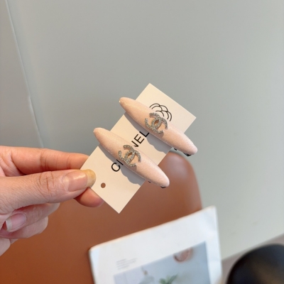 シャネル スタイル ヘアクリップ レター