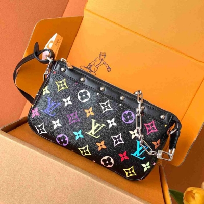 LV ショルダーバッグ ポシェットアクセサリー 22×13×4cm