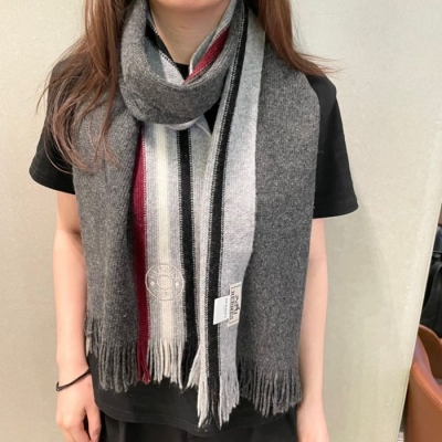 エルメス 新作男女兼用スカーフ。カシミヤ 32x180