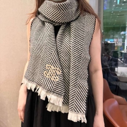 シャネル スコットランド産メリノウールスカーフ 38x200