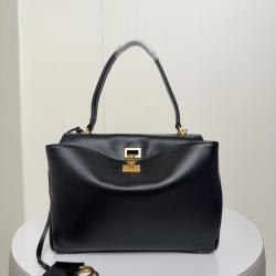 バレンシアガ ショルダーバッグ ロデオ 29×20×10cm