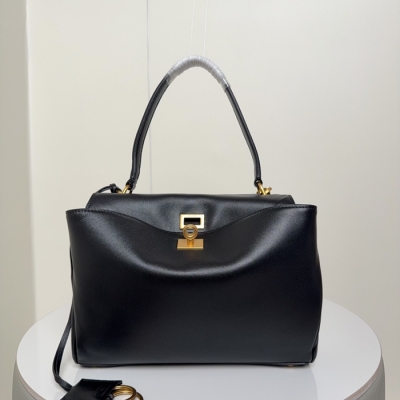 バレンシアガ ショルダーバッグ ロデオ 29×20×10cm