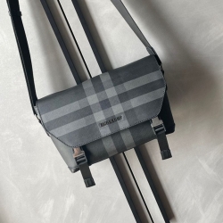 BURBERRY メッセンジャーバッグ チャコールチェック メンズ 29×17.5×8.5cm
