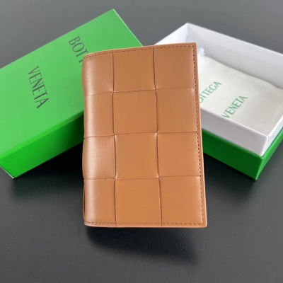 BOTTEGA VENETA カセット パスポートケース ユニセックス 13.6×10.5cm