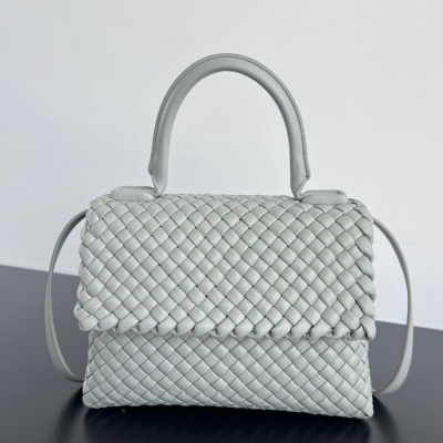 BV ショルダーバッグ レザー ハンドバッグ パッティ 19×26×11cm