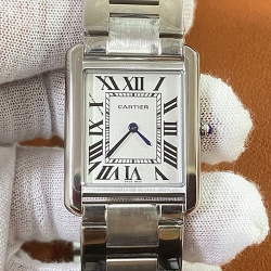 CARTIER W5200014 タンクソロ LM クォーツ搭載 早い者勝ち